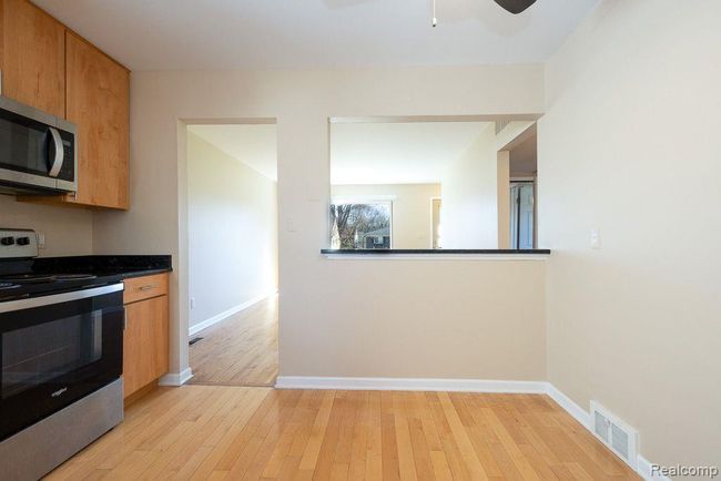 304 Tecumseh St, House other with 3 bedrooms, 1 bathrooms and null parking in Clawson MI | Image 10