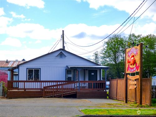 16732 Highway 112, Clallam Bay, WA, 98326-9741 | Card Image