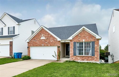 511 Fortress Ct, Saint Charles, MO, 63303-3893 | Card Image