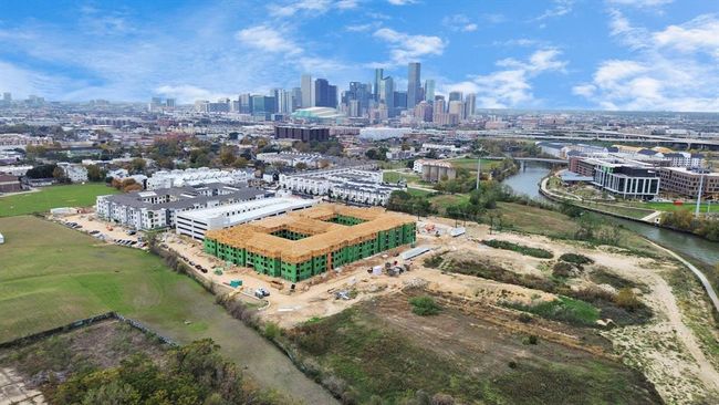 Spanning over 150 acres, East River is designed to capture our city’s energy and excitement. Rising along Buffalo Bayou, East River is channeling Houston’s can-do spirit into a mixed-use development built for inventors, builders, creators, and connectors just minutes from Downtown. | Image 20