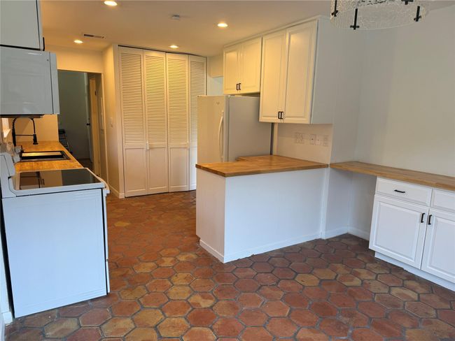 KITCHEN / DINING / WASHING & DRYER in CLOSET | Image 4