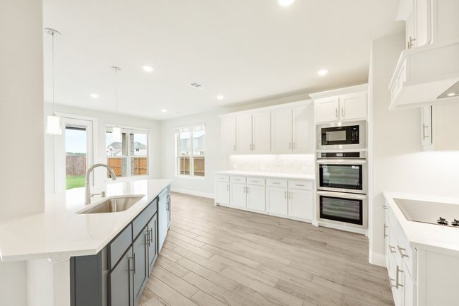 4601 Nomad Dr, House other with 4 bedrooms, 4 bathrooms and null parking in Midlothian TX | Image 7