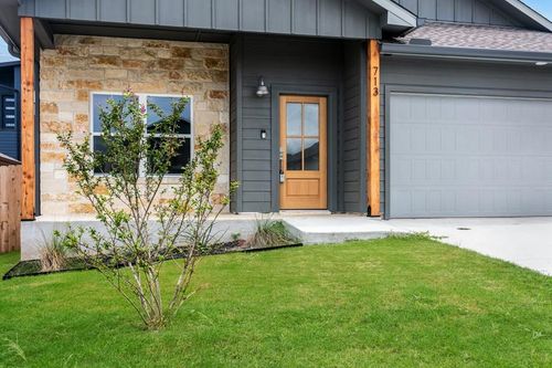 713 Wedgewood Ln, Fredericksburg, TX, 78624-3862 | Card Image