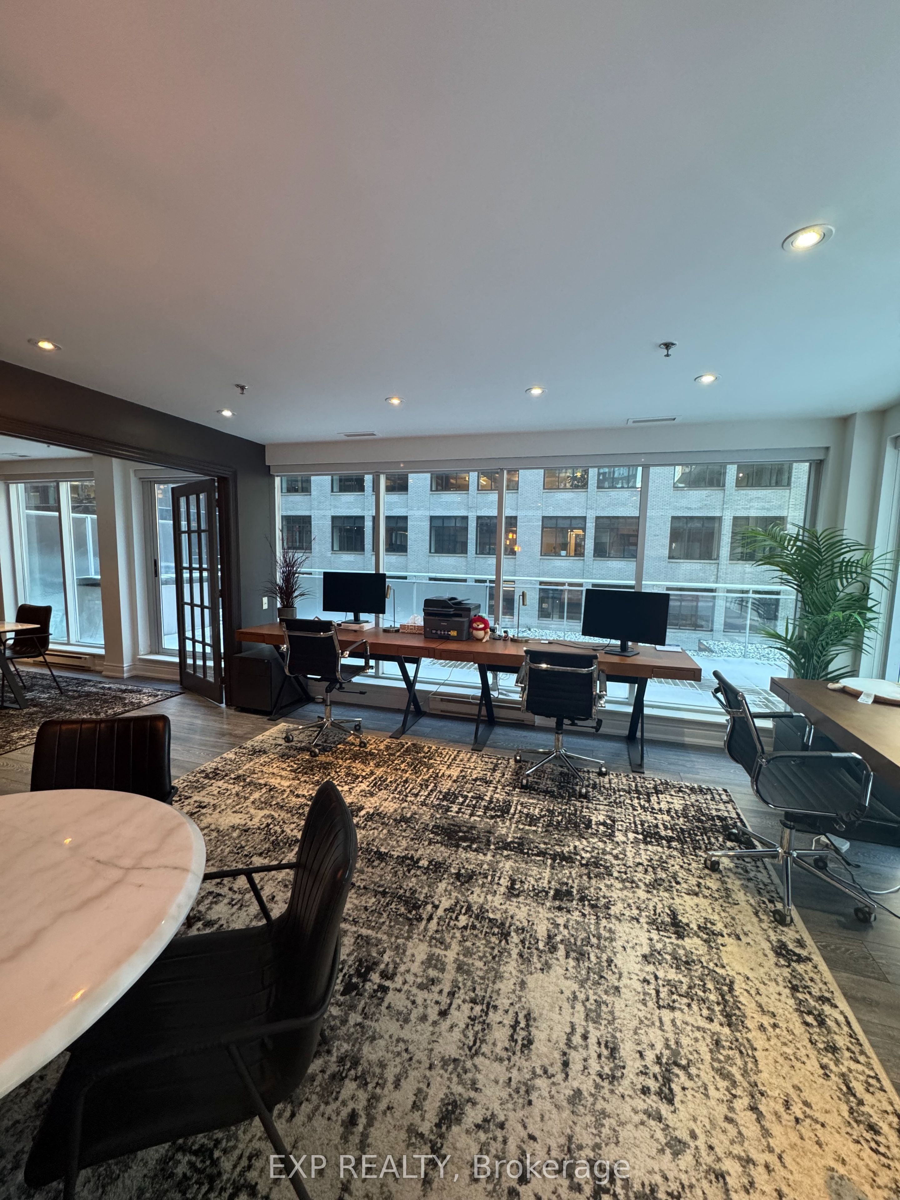 Commercial Lease in Toronto C01 4