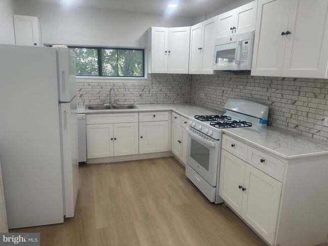 401 S 6 Th St, Home with 4 bedrooms, 1 bathrooms and null parking in DARBY PA | Image 10