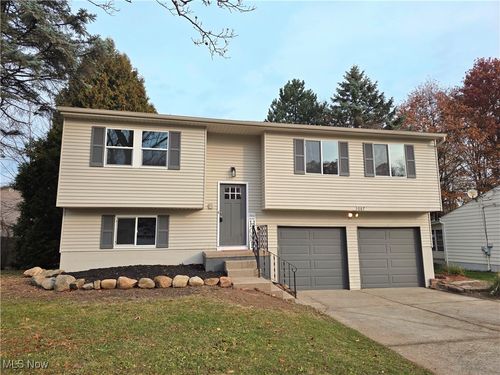 3087 Junior Pkwy, Brunswick, OH, 44212-1423 | Card Image