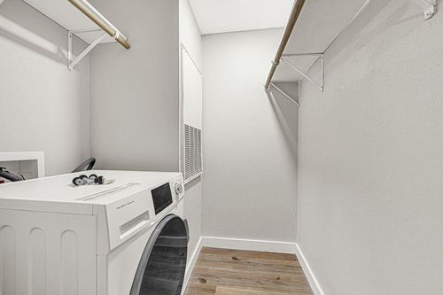 apt-29-5000 Pease St, Houston, TX, 77023-2051 | Card Image