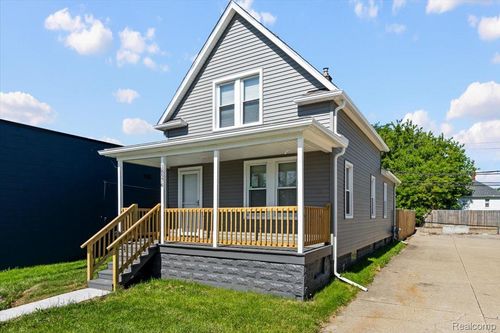 18576 Jefferson, Riverview, MI, 48193-4266 | Card Image