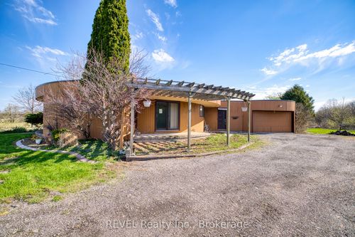 9572 Sodom Rd, Niagara Falls, ON, L2G0S7 | Card Image