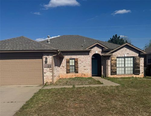 213 Sandstone Dr, Norman, OK, 73071-2149 | Card Image
