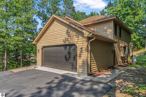 4344 Audubon Dr, Traverse City, MI, 49686-3885 | Card Image