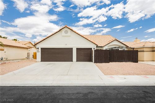 3630 Daisy Field Dr, North Las Vegas, NV, 89032-2300 | Card Image