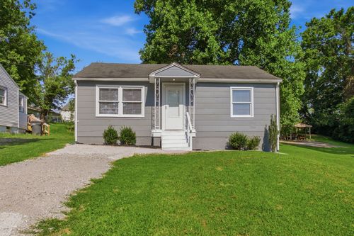 1604 S High St, Columbia, TN, 38401-4102 | Card Image