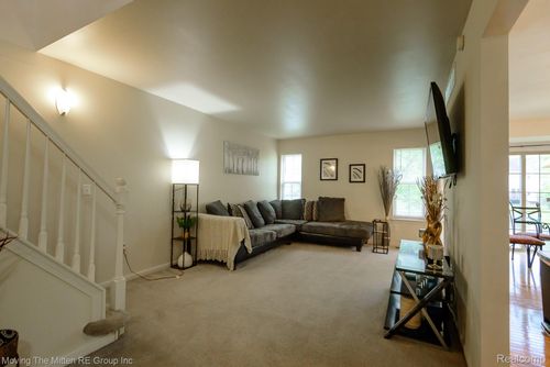 8750 Hardwood Dr, Van Buren Twp, MI, 48111-7414 | Card Image
