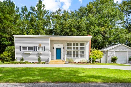 209 Melrose Ave., Mullins, SC, 29574 | Card Image