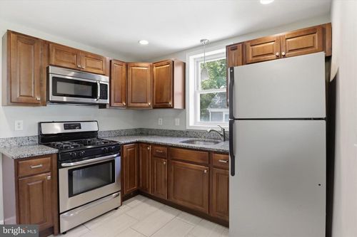 5242 Sands Rd, LOTHIAN, MD, 20711-9615 | Card Image