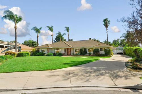 1725 S Elderberry St, Ontario, CA, 91762-5317 | Card Image