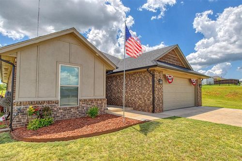 3713 King Arthur Court, Newcastle, OK, 73065 | Card Image