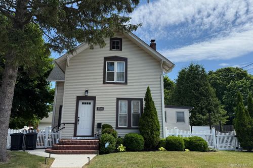 154 S High St, Lindenhurst, NY, 11757-5006 | Card Image