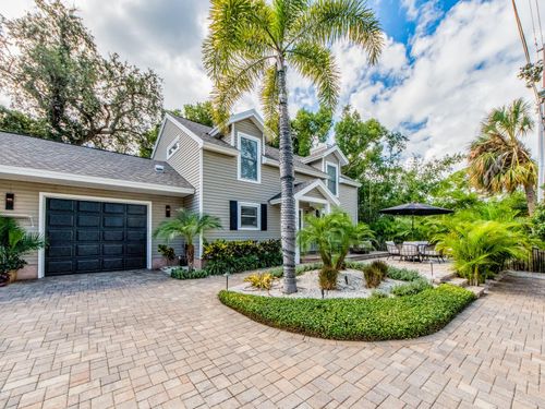 557 Florida Ave, PALM HARBOR, FL, 34683-5271 | Card Image