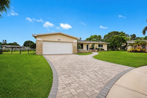 na-291 Nw 93rd Ave, Pembroke Pines, FL, 33024-6325 | Card Image
