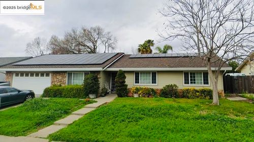 8721 Valley Oak Ln, Elk Grove, CA, 95624-2522 | Card Image