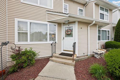 22 Knightsbridge Ct, Nanuet, NY, 10954-3851 | Card Image