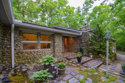 4094 Bluebird Ln, Salem, VA, 24153-8011 | Card Image