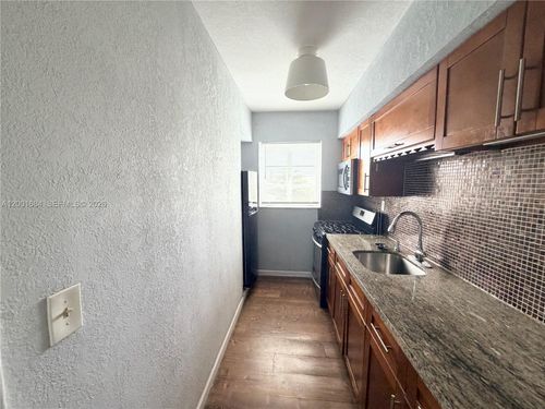 25-620 84th St, Miami Beach, FL, 33141-1151 | Card Image