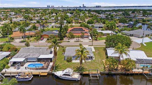 4425 N Canal Cir, NORTH FORT MYERS, FL, 33903-5047 | Card Image