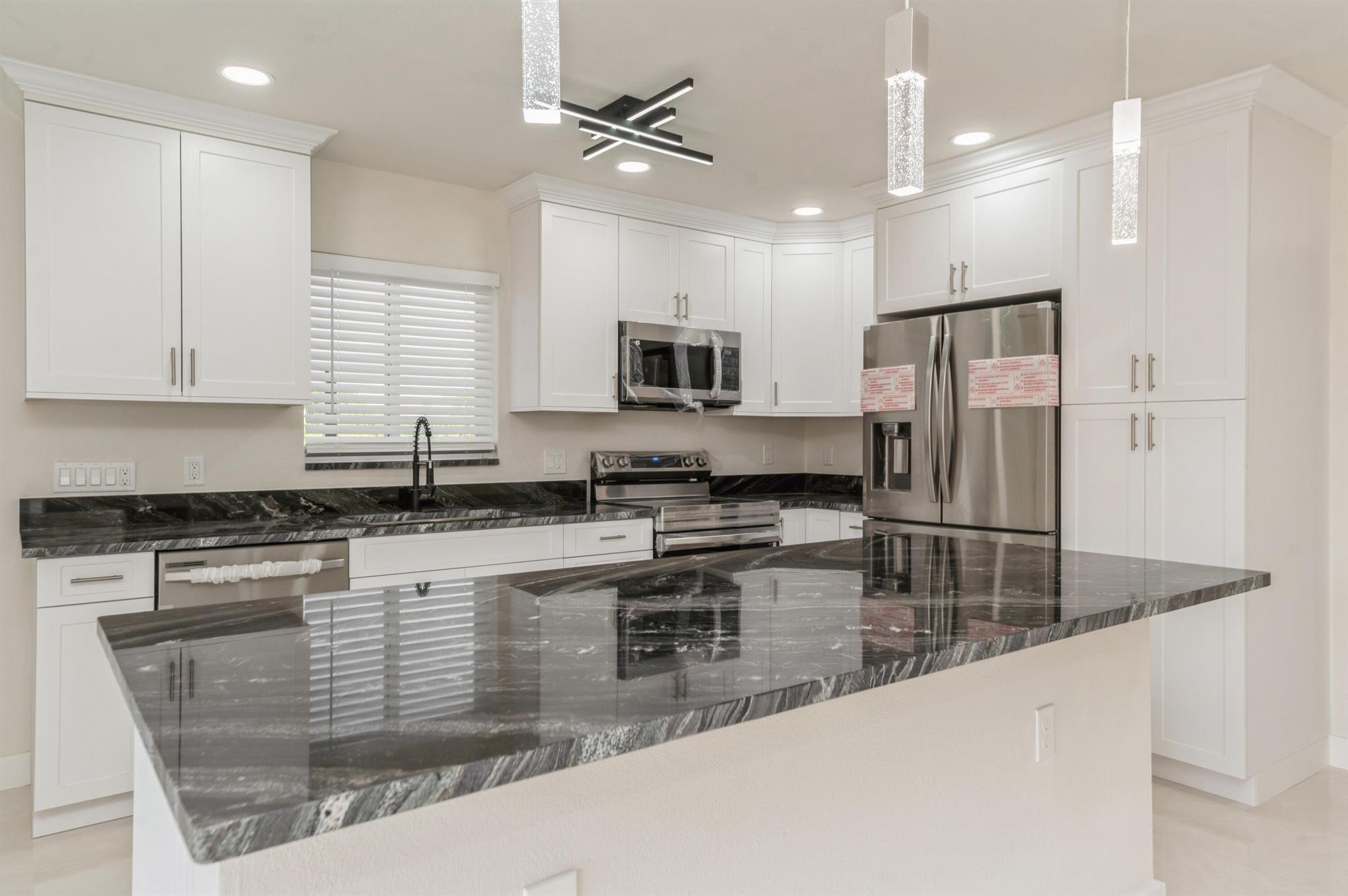 27th Pl, Boynton Beach, FL 33435