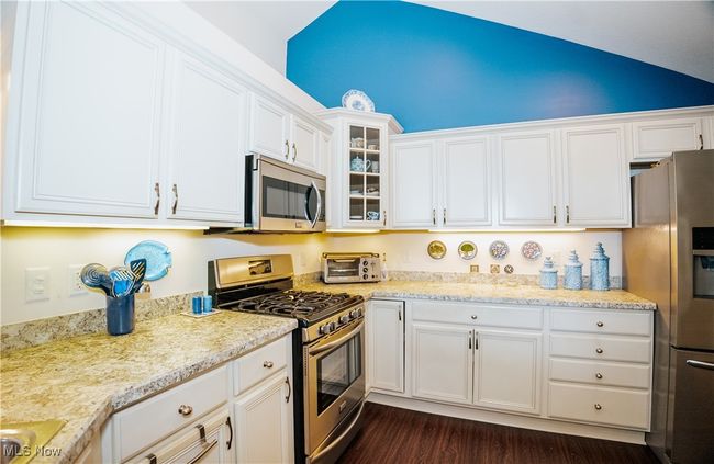 UNIT-203 - 9264 Sharrott Rd, Condo with 3 bedrooms, 2 bathrooms and null parking in Poland OH | Image 11