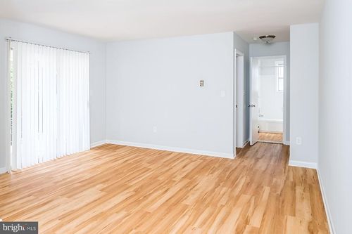 7063b-706 Nottingham Rd, BALTIMORE, MD, 21229-1389 | Card Image