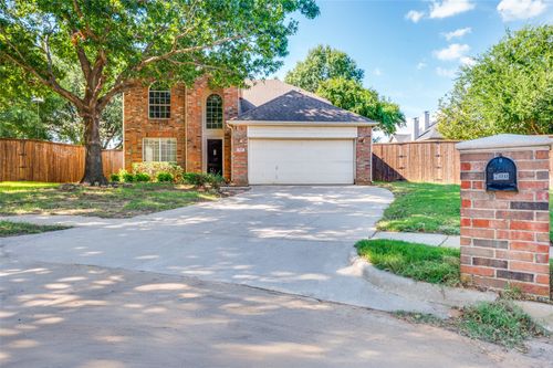 700 Oakridge Dr, Lake Dallas, TX, 75065-2282 | Card Image