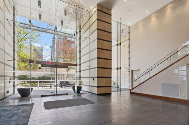 Community lobby with visible vents | Image 25