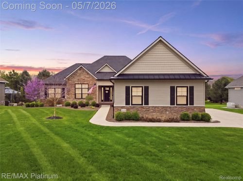 16413 Carrie Ln, Fenton, MI, 48430-8002 | Card Image