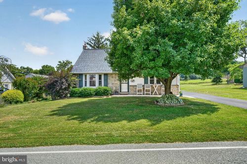 4 Bauer Ave, WILLOW STREET, PA, 17584-9319 | Card Image