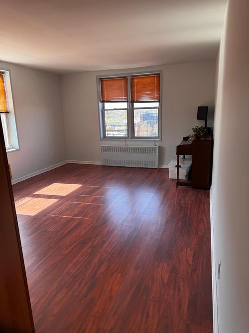 6k-150 79th Ave, Kew Garden Hl, NY, 11367 | Card Image