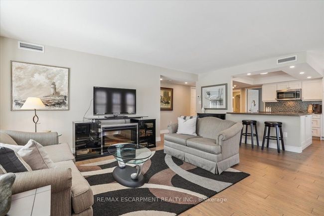 202C - 216 Plains Rd W, Condo with 2 bedrooms, 2 bathrooms and null parking in Burlington ON | Image 10