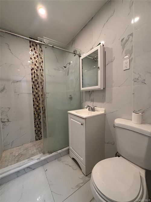 730 E 217th St, Bronx, NY, 10467-5802 | Card Image