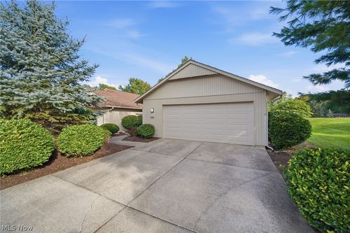 21600 Oak Bark Trl, Strongsville, OH, 44149-2210 | Card Image