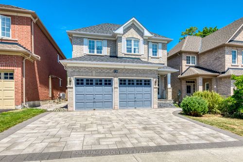 72 Eagle Peak Dr, Richmond Hill, ON, L4S2W2 | Card Image
