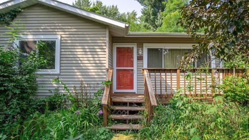 920 Cedar St, Eau Claire, WI, 54703-2766 | Card Image