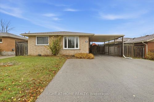 82 Farrier Dr, Kitchener, ON, N2P1J5 | Card Image