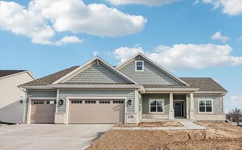 754 Brockway Dr, MUKWONAGO, WI, 53149-2700 | Card Image
