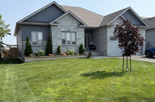 67 Noble Cres, Petawawa, ON, K8H0G1 | Card Image