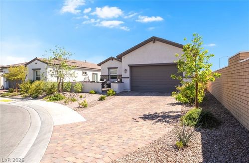 808 Klamath Springs St, Henderson, NV, 89011-2693 | Card Image