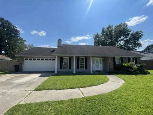 303 Yvonne Ave, Abita Springs, LA, 70420-3025 | Card Image