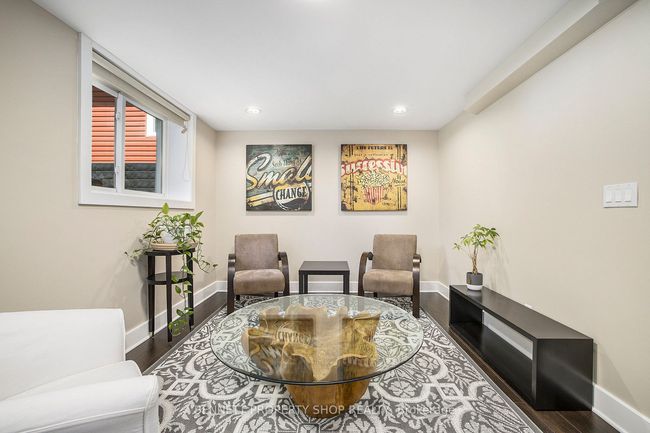 1476 Maxime St, House other with 3 bedrooms, 2 bathrooms and 11 parking in Gloucester ON | Image 16