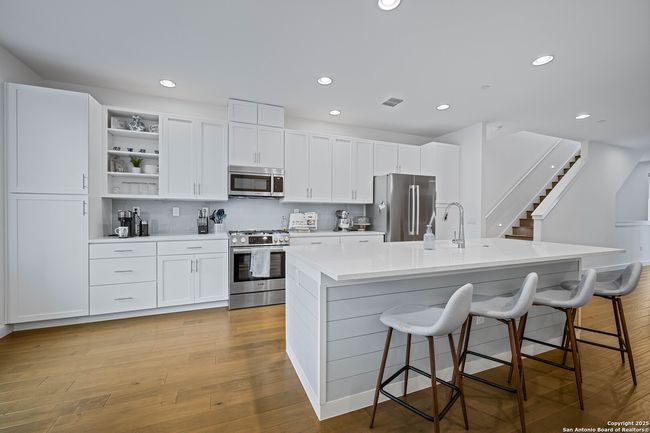 UNIT-902 - 102 Tendick, Condo with 3 bedrooms, 4 bathrooms and null parking in San Antonio TX | Image 5